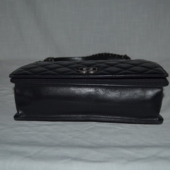 Chanel Black Quilted Leather Silver CC Hardware Shoulder Chain Strap Han… - Picture 5 of 13